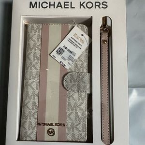 Michael Kors IPhone 11 Pro Max Folio Wristlet